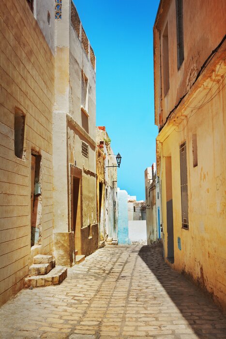 Papier peint  Ruelle ensoleillée au Proche-Orient