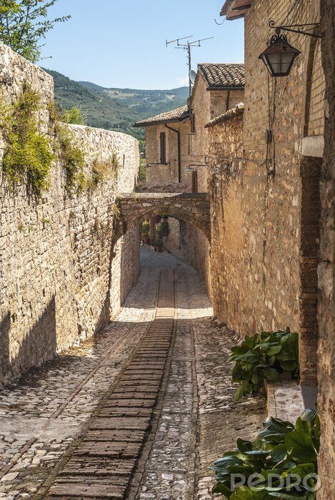 Papier peint  Ruelle et paysage de montagne