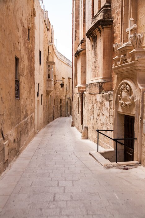 Papier peint  Ruelle italienne et murs beiges