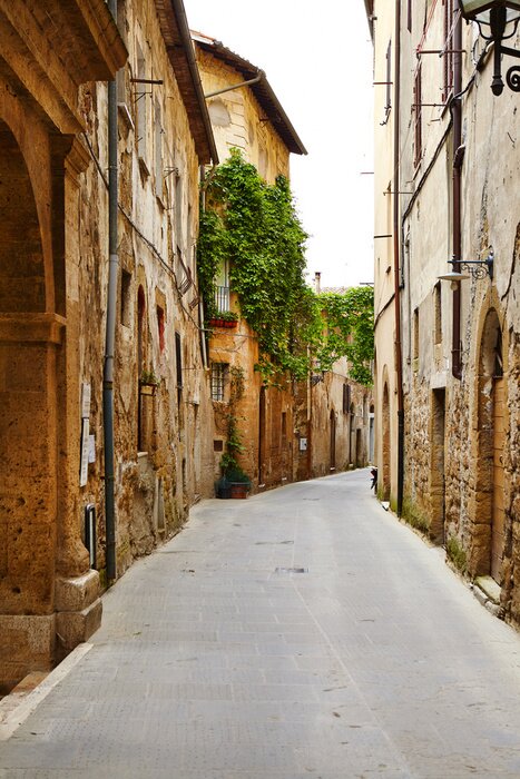 Papier peint  Ruelle toscane vide au petit matin