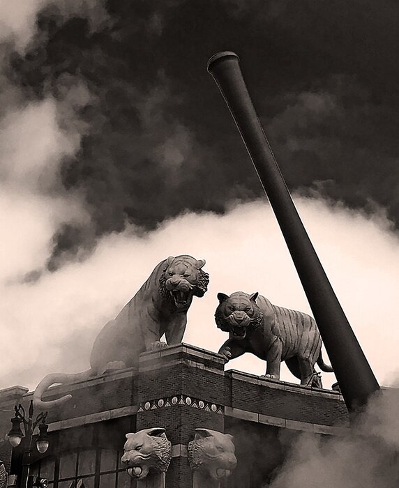 Papier peint  Sculpture de tigres sur un bâtiment