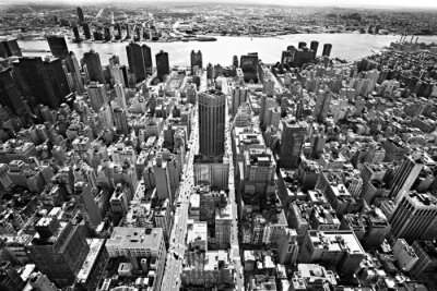 Skyline noir et blanc avec une métropole
