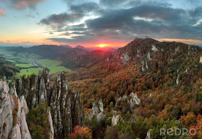 Papier peint  Slovakia mountain forest landscape at Autumn, Sulov