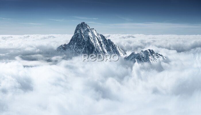 Papier peint  Sommets des montagnes dans les nuages