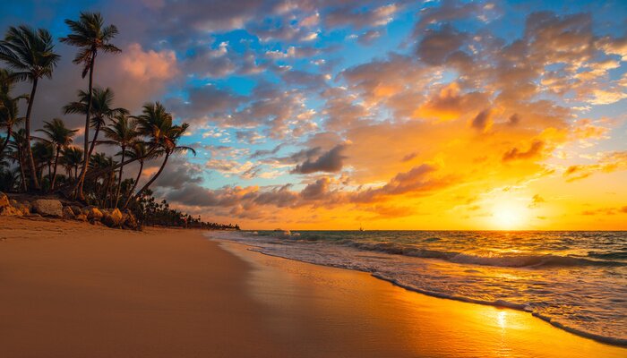 Papier peint  Sunrise tropical beach on Punta Cana, Dominican Republic island