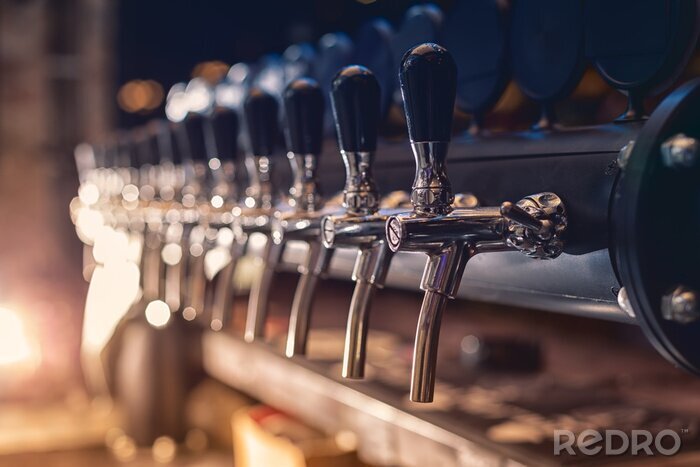 Papier peint  Tireuses à bière dans un pub