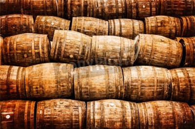 Papier peint  Tonneaux en bois entassés