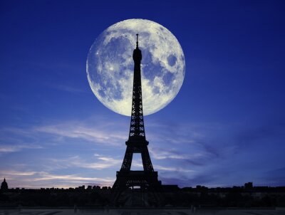 Tour Eiffel et la lune la nuit