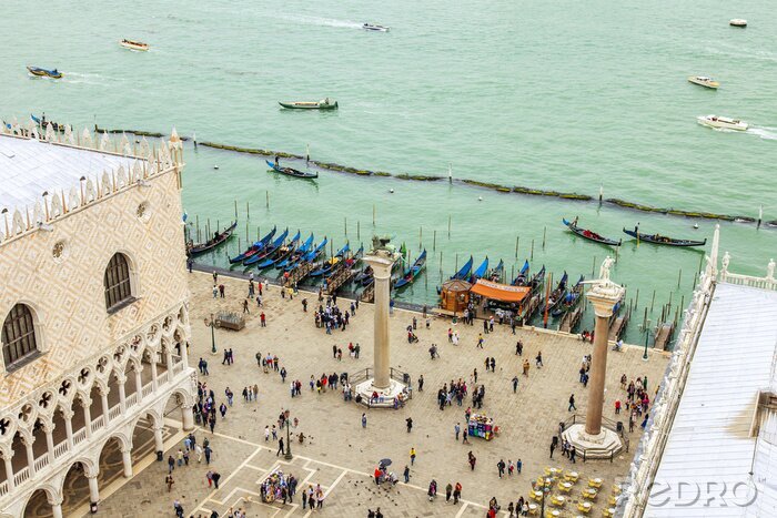 Papier peint  Touristes sur une place à Venise