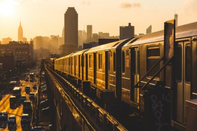 Papier peint  Train à New York au coucher du soleil