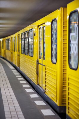 Papier peint  Train de métro jaune