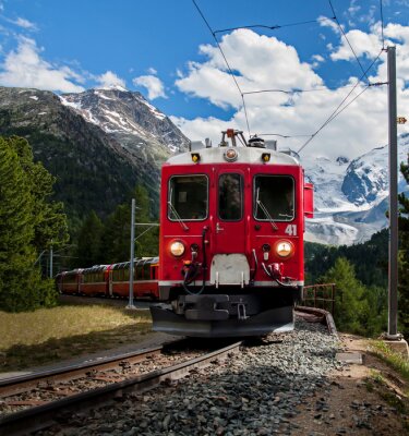 Papier peint  Train rouge dans les montagnes