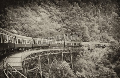 Papier peint  Train sur le viaduc tonalités noir et blanc