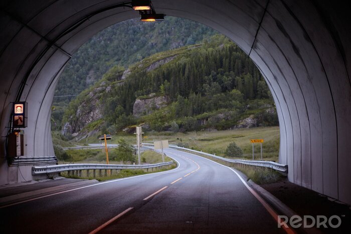 Papier peint  Tunnel avec paysage norvégien