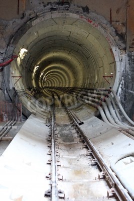Papier peint  Tunnel avec une voie ferrée et des câbles