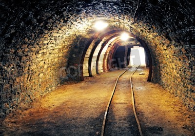 Papier peint  Tunnel dans une mine avec une voie ferrée