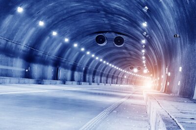 Tunnel de banlieue en béton