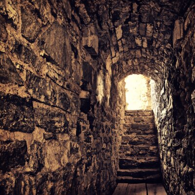 Papier peint  Tunnel et escaliers dans un château