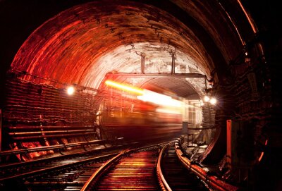 Tunnel et lumière rouge