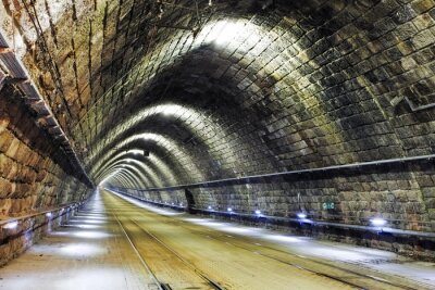 Tunnel ferroviaire en briques