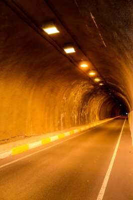 Papier peint  Tunnel souterrain long