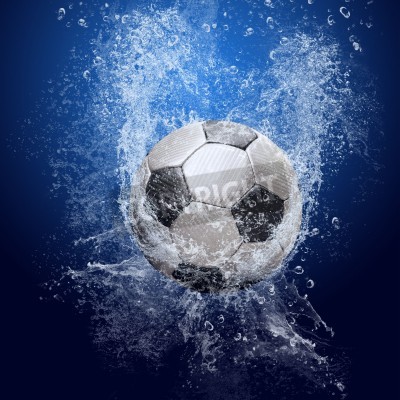 Papier peint  Un ballon de foot tombant dans l'eau