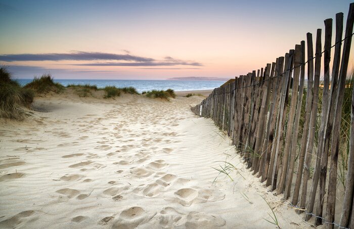 Papier peint  Un chemin sablonneux vers la plage