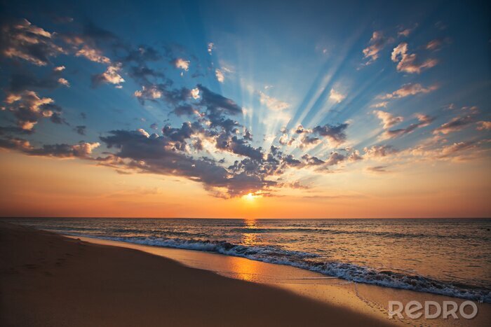 Papier peint  Un magnifique coucher de soleil sur la mer