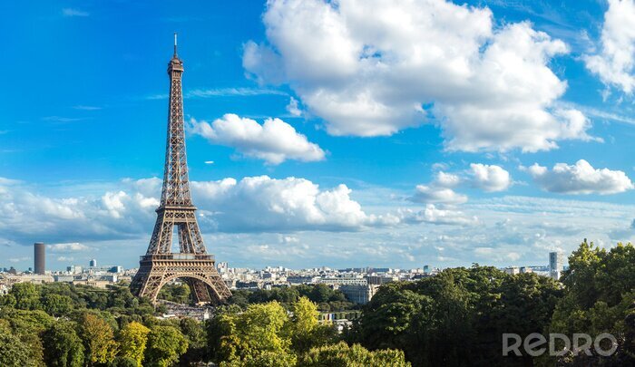 Papier peint  Une journée de soleil et la Tour Eiffel
