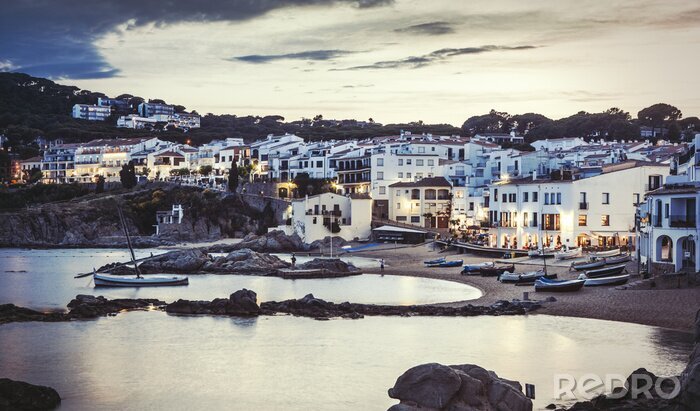 Papier peint  Une ville du nord de la Catalogne