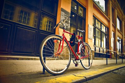 Papier peint  vélo rouge sur la rue