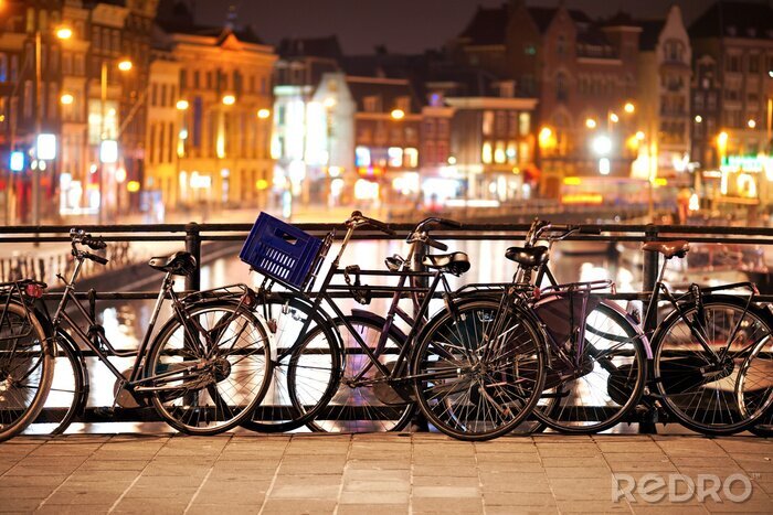 Papier peint  Vélos la nuit à Amsterdam