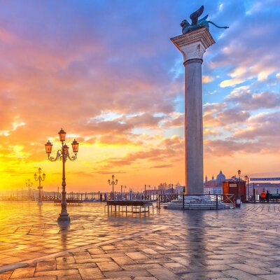 Papier peint  Venise aux couleurs de l'arc-en-ciel