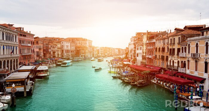 Papier peint  Venise avec un soleil clair en arrière-plan