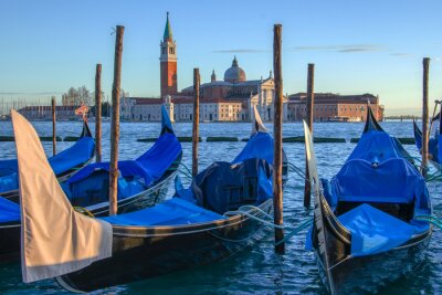 Papier peint  Venise ensoleillée et ses gondoles