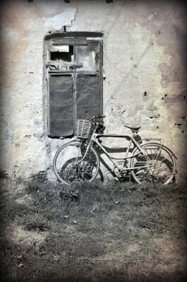 Papier peint  vieille bicyclette. Photo dans le style vieille image.