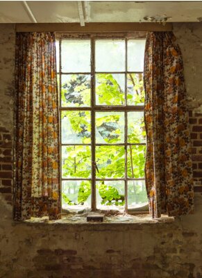 Papier peint  Vieille fenêtre avec un rideau