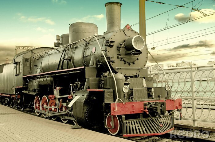 Papier peint  Vieille locomotive à vapeur à la gare