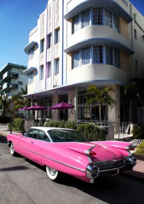 Papier peint  Vieille voiture américaine stationnée sur Collins Avenue à Miami Beach