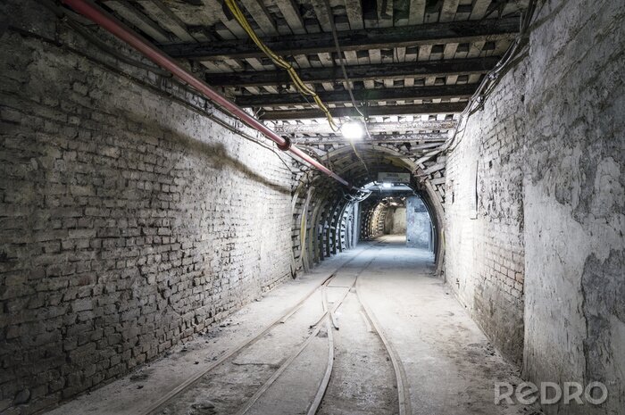 Papier peint  Vieux tunnel souterrain