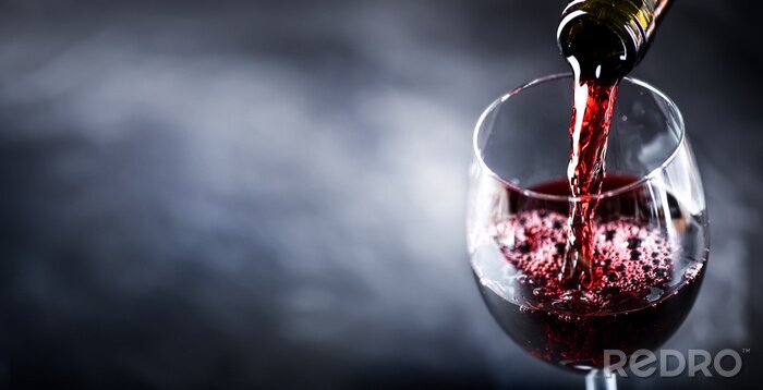 Papier peint  Vin rouge dans un verre