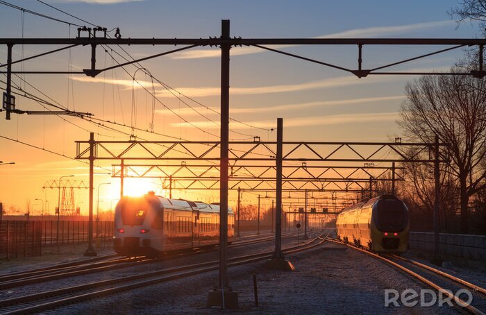 Papier peint  Voie ferrée et trains le soir