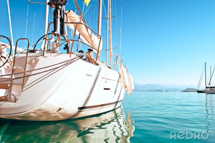 Papier peint  Voilier à la dérive sur l'eau