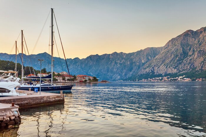 Papier peint  Voiliers paysage de montagne