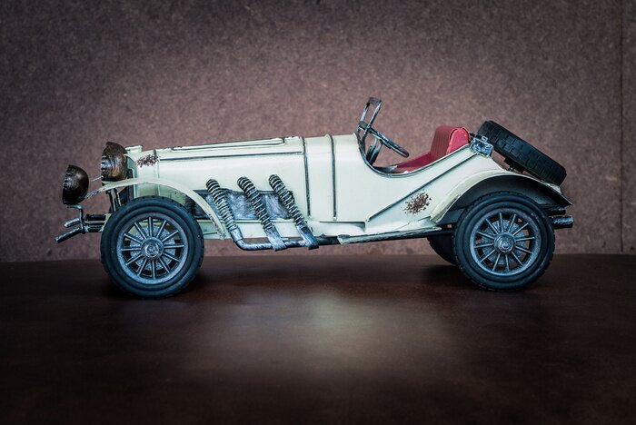 Papier peint  Voiture-jouet antique