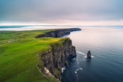 Papier peint  Vue aérienne des pittoresques falaises de Moher en Irlande