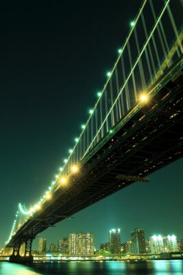 Vue de dessous du pont de Manhattan