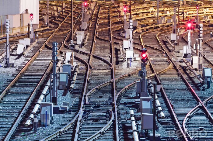 Papier peint  Vue de nuit de voies ferrées en dépôt, Kiev