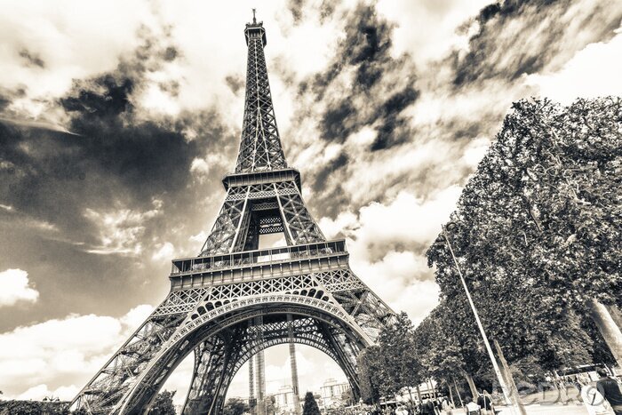 Papier peint  Vue grise sur la Tour Eiffel