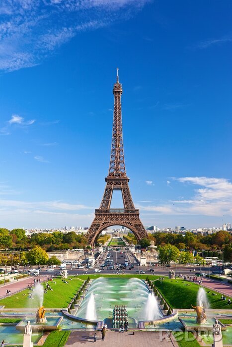 Papier peint  Vue sur la Tour Eiffel à Paris sous le soleil